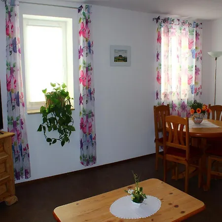Ferienwohnung, Struppen, Cleaning Included Апартаменты *